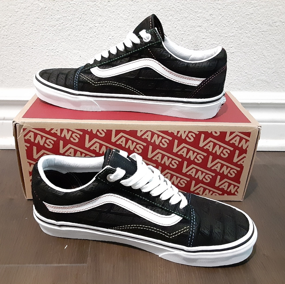 Vans - Picture 1 of 5